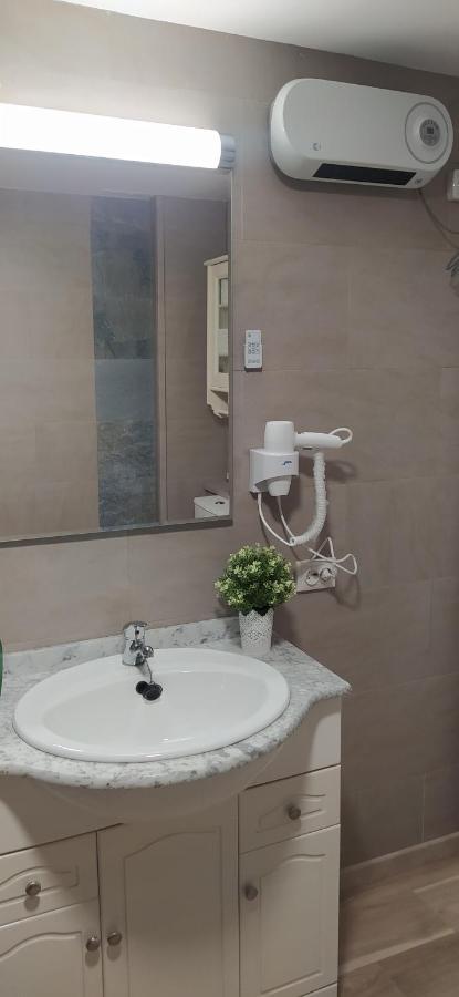 Piso Navas 2 Appartement Navas de San Antonio Buitenkant foto